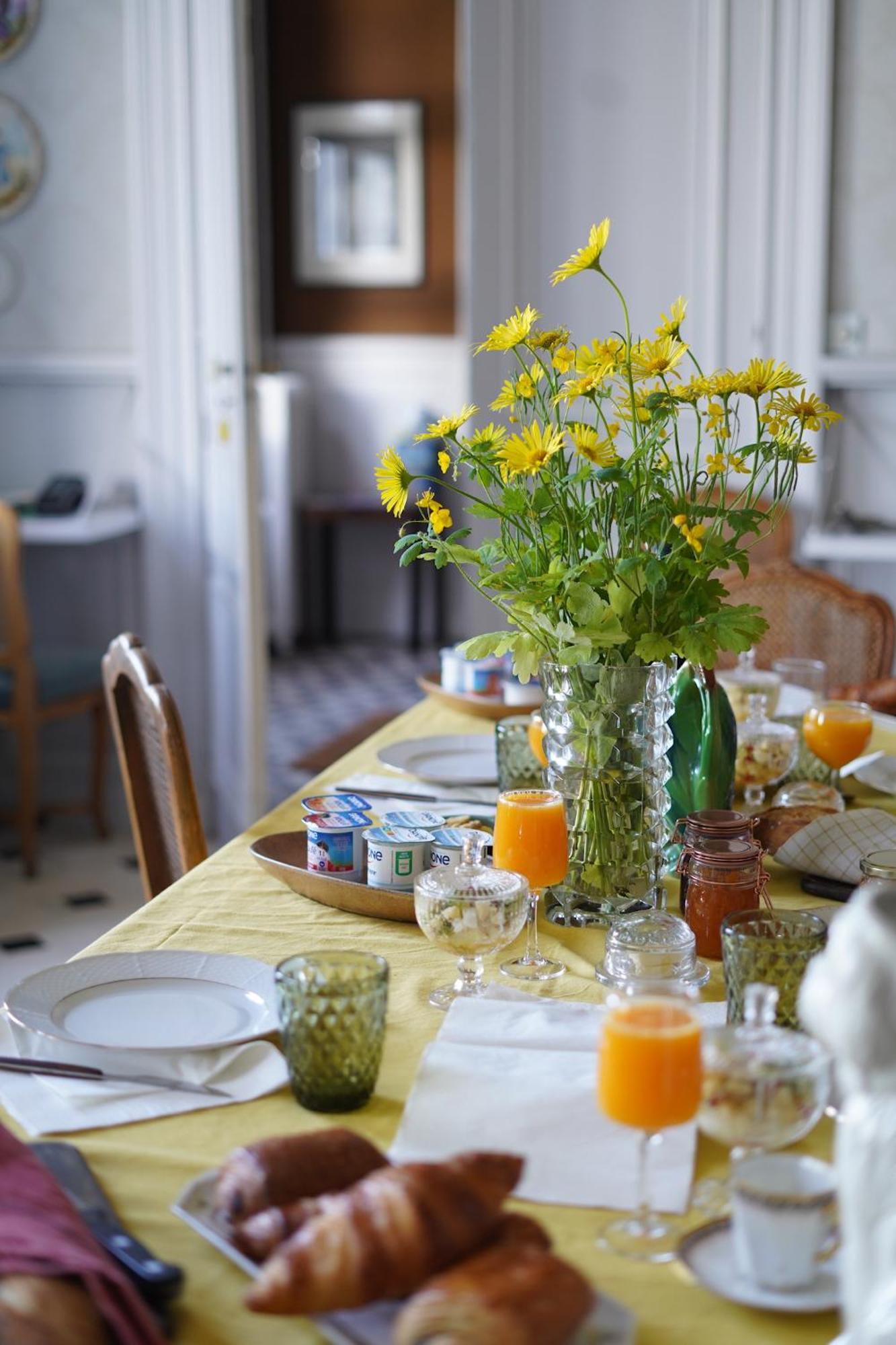Manoir De La Salle Du Roc Bed & Breakfast *